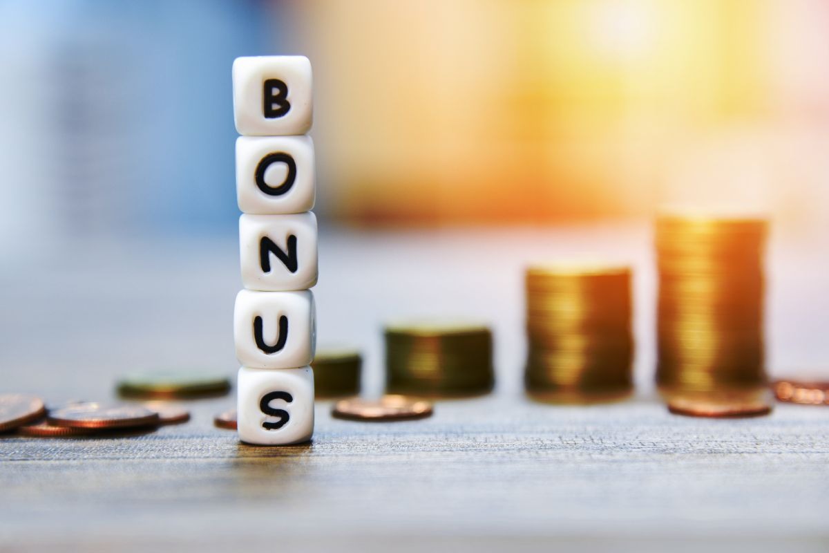 scritta bonus con monete