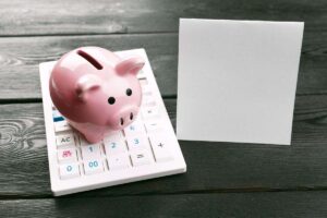 calcolatrice e salvadanaio