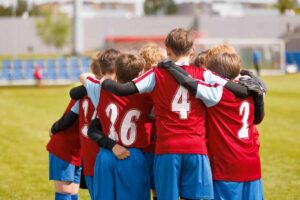 ragazzi che praticano sport